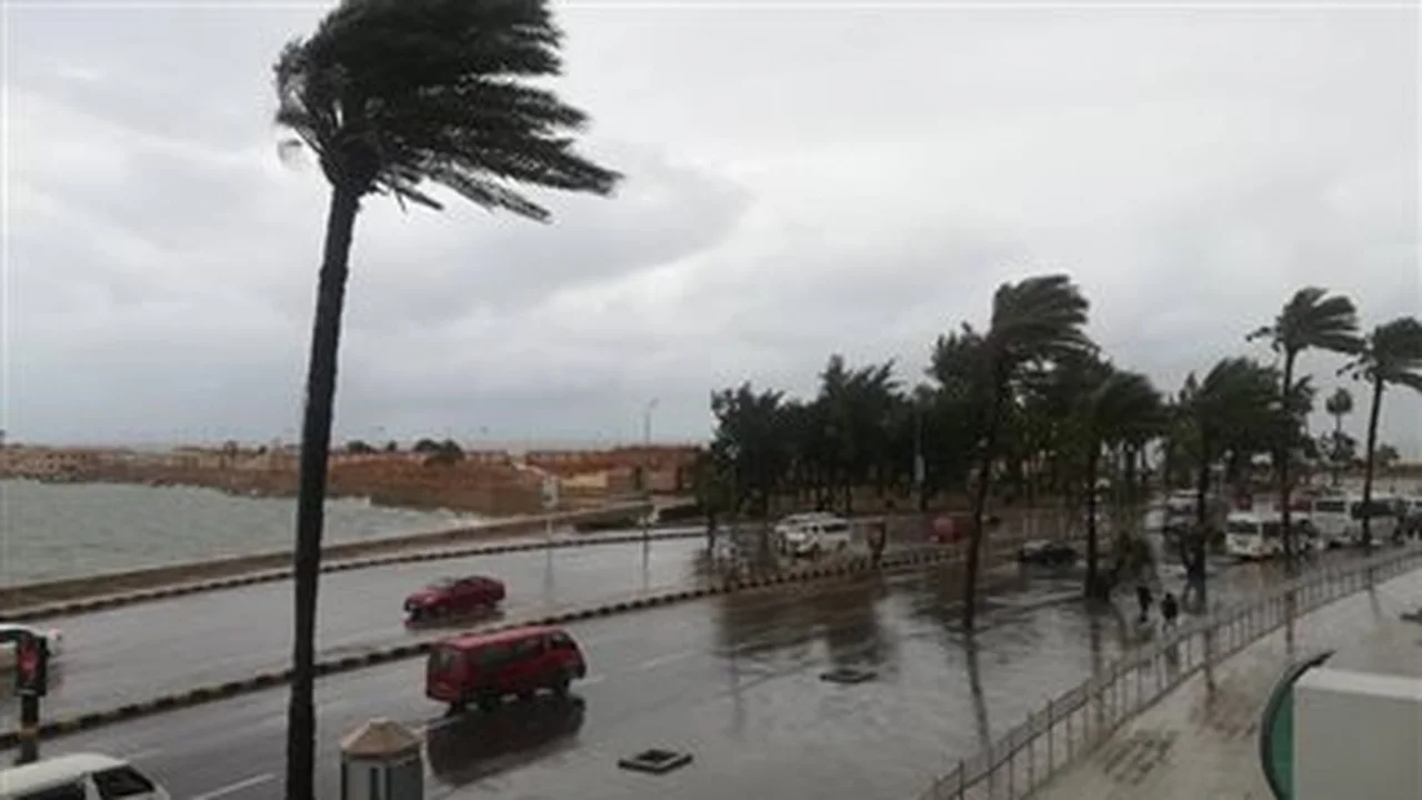 الأرصاد تحذر من تقلبات جوية حادة وبرق مفاجئ يضرب البلاد خلال ساعات